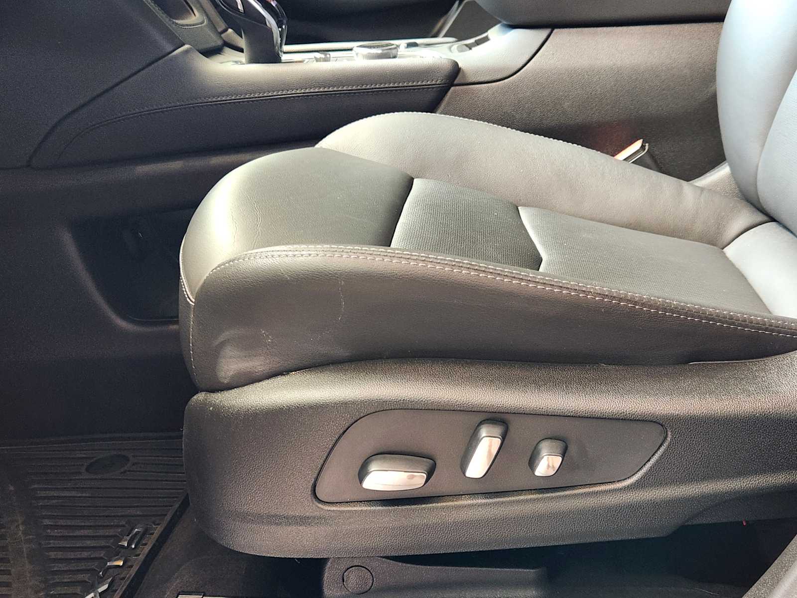 2025 Cadillac XT5 Sport photo 17