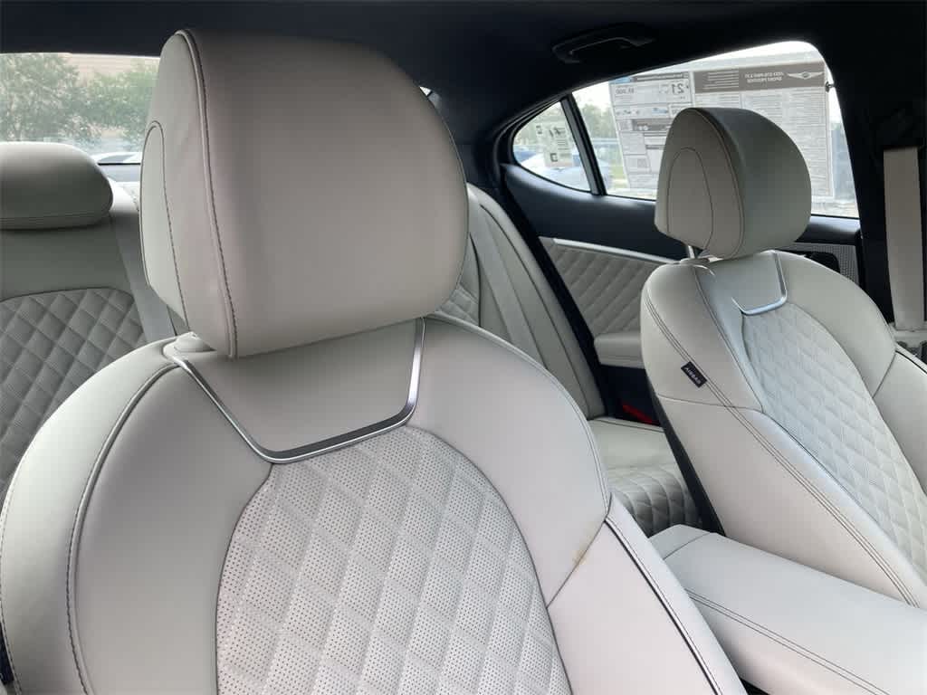 2023 Genesis G70 Advanced 3.3T Sport Prestige photo 21