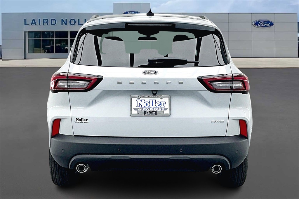 2025 Ford Escape ST-Line photo 4