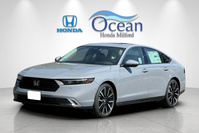2025 Honda Accord Hybrid Touring's photo