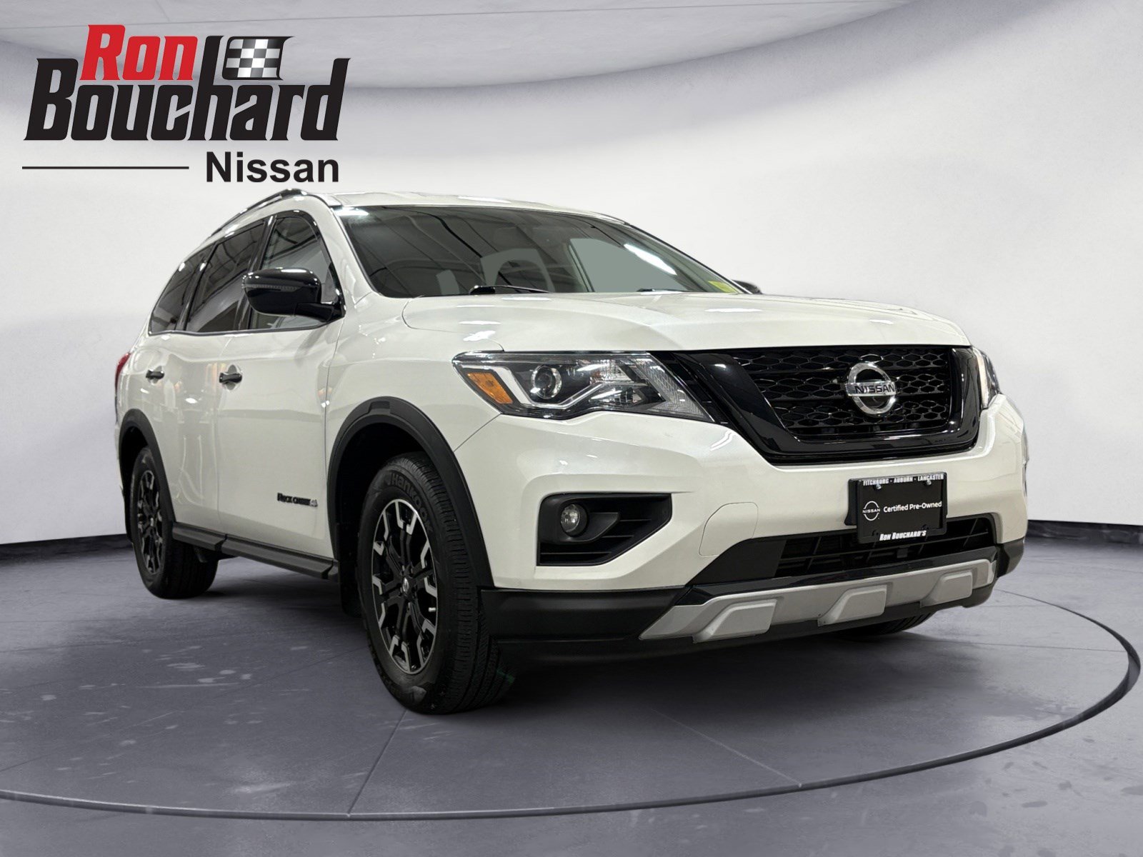 2019 Nissan Pathfinder SV's photo