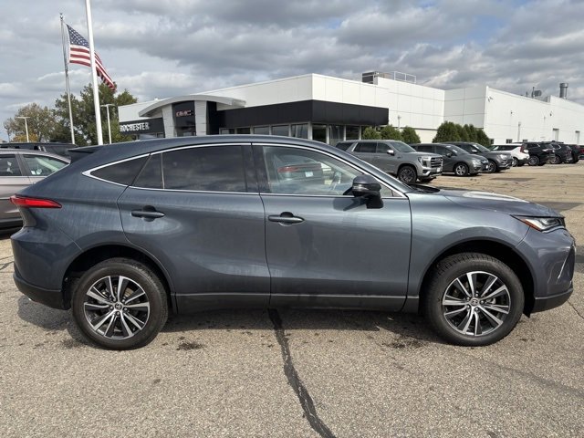 Used 2024 Toyota Venza LE with VIN JTEAAAAH2RJ175106 for sale in Rochester, Minnesota