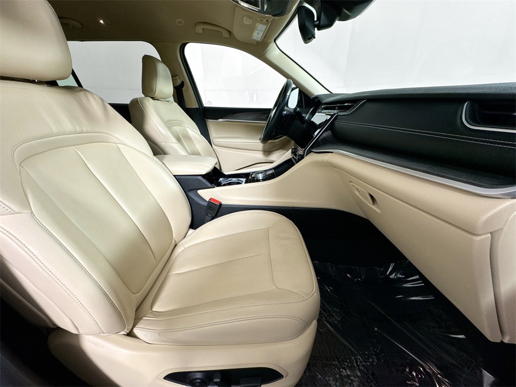 2021 Jeep Grand Cherokee Limited photo 4