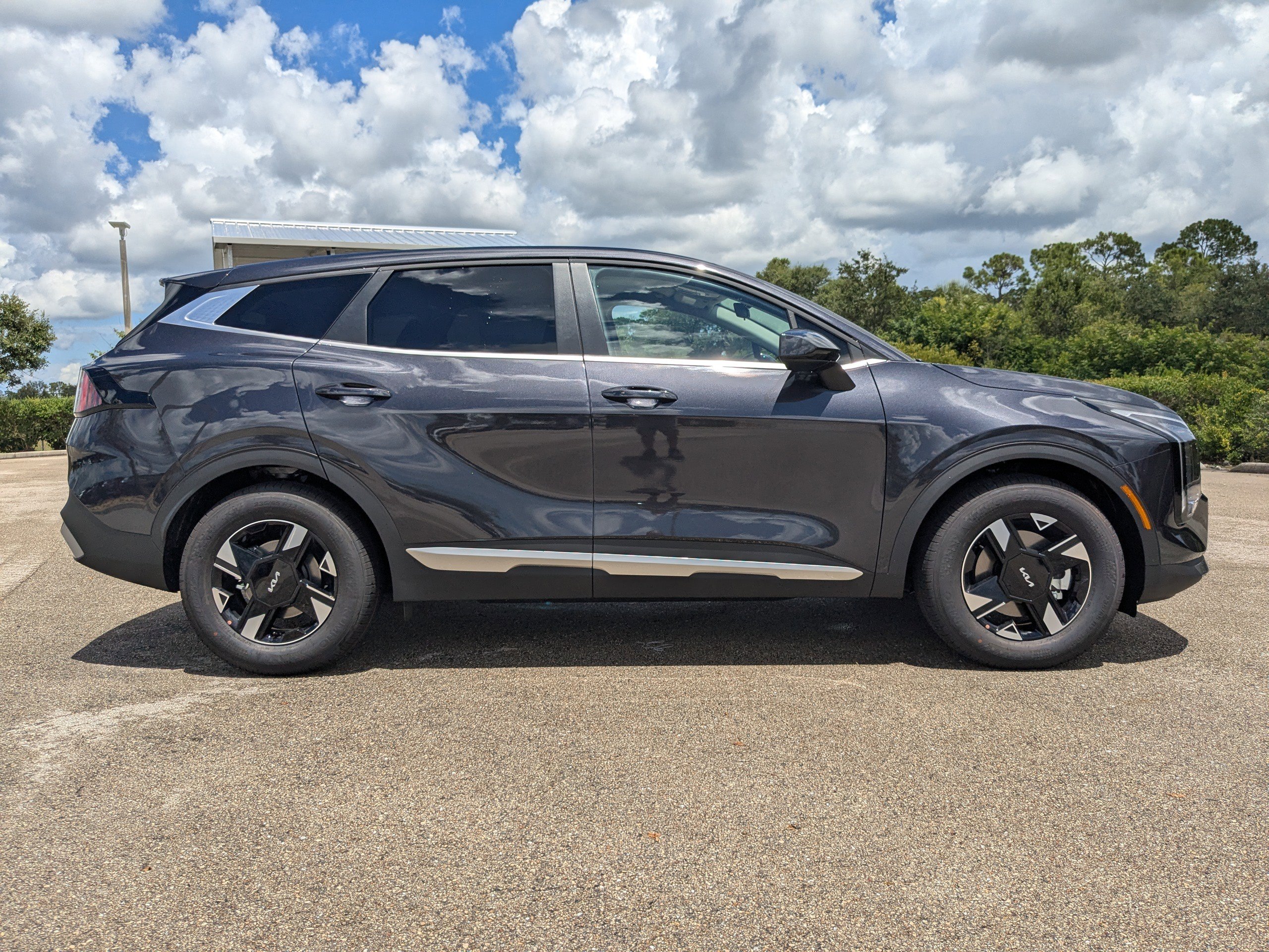 2026 Kia Sportage LX photo 3