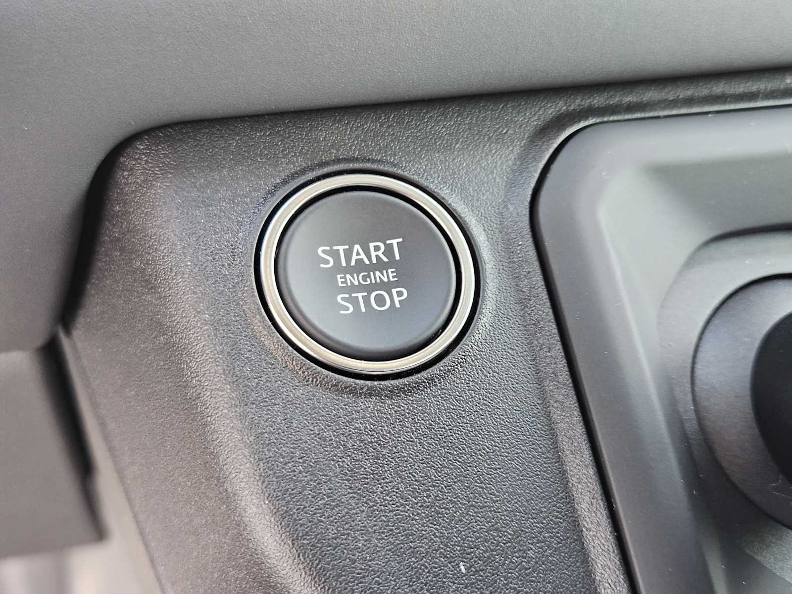 2025 Land Rover Defender 130 V8 photo 17