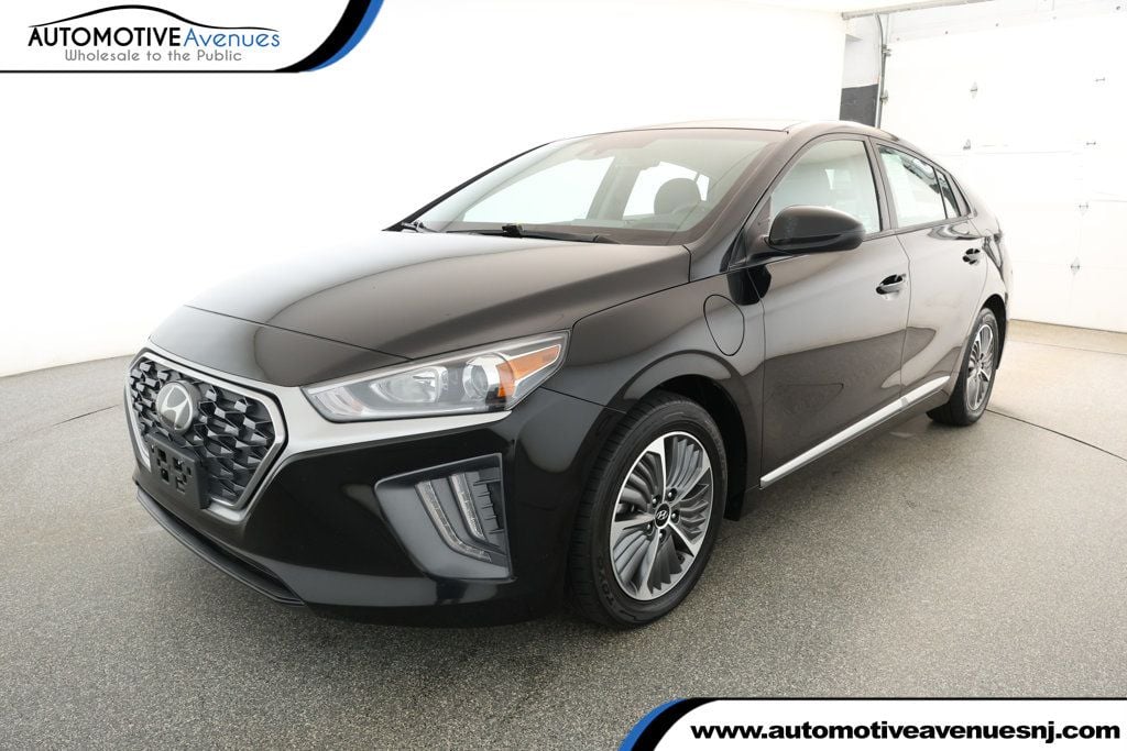 2021 Hyundai IONIQ SE's photo