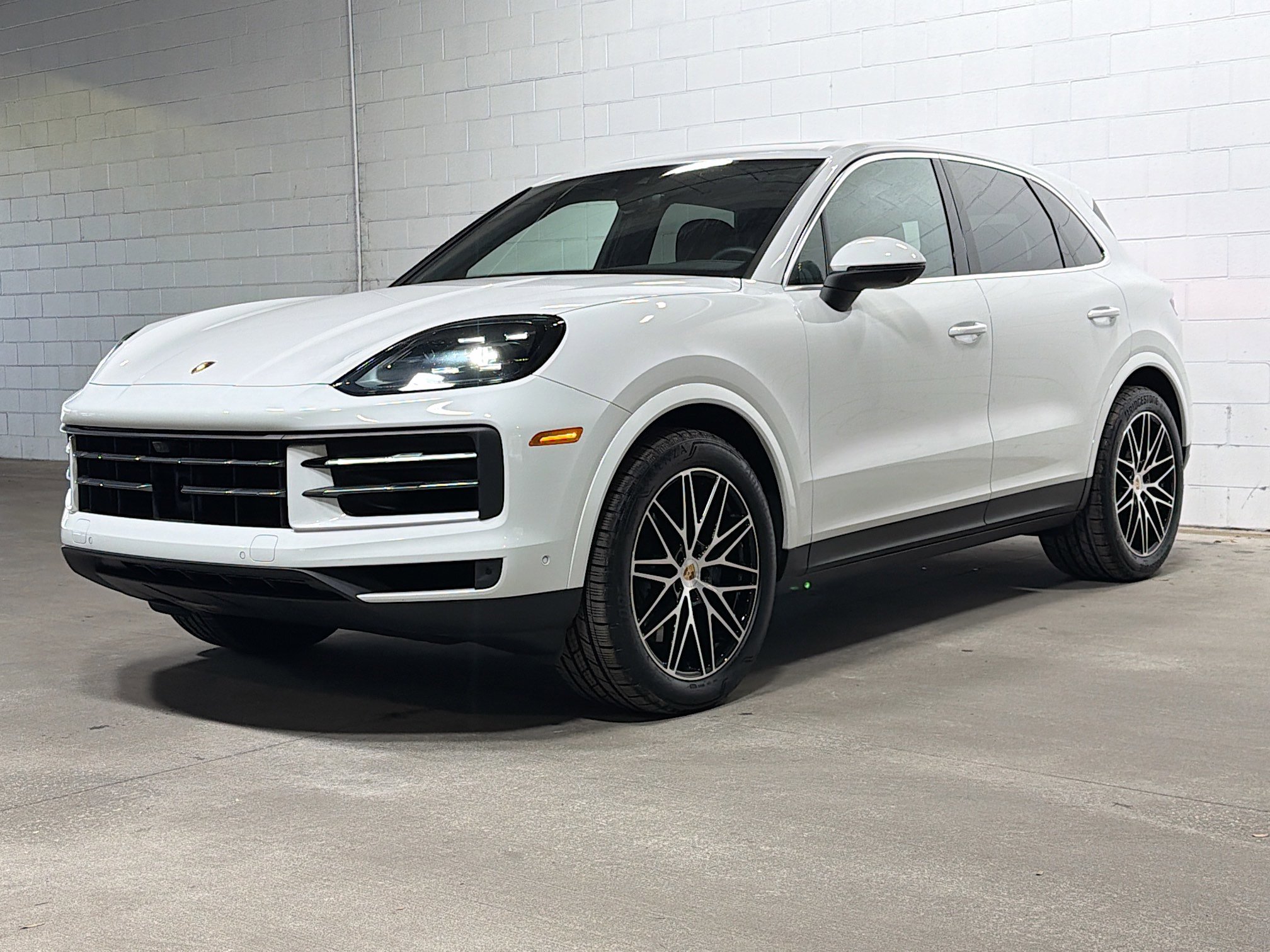 2025 Porsche Cayenne Base's photo