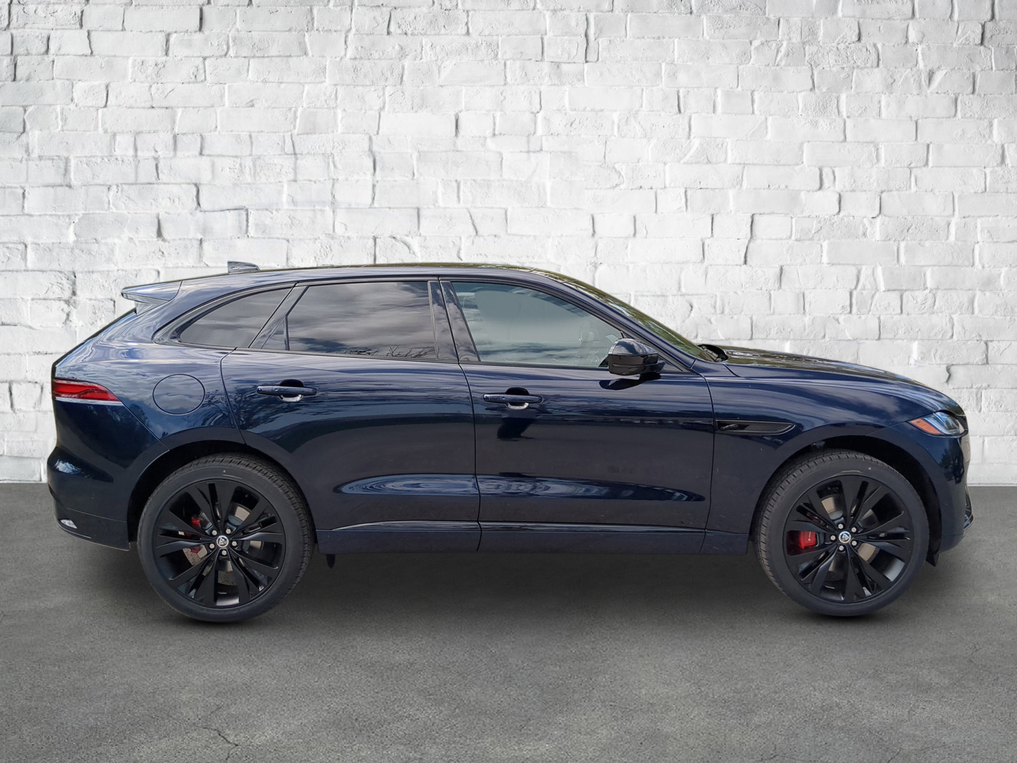 2026 Jaguar F-PACE P400 R-Dynamic S photo 4