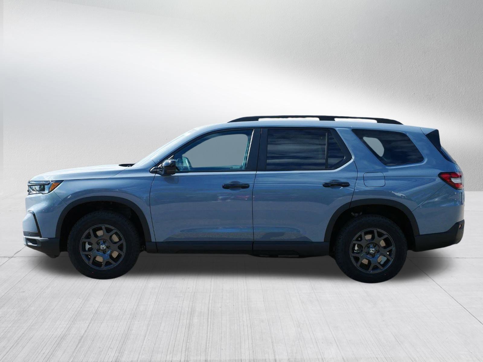 2025 Honda Pilot TrailSport photo 2