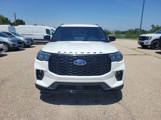 2025 Ford Explorer ST-Line photo 16