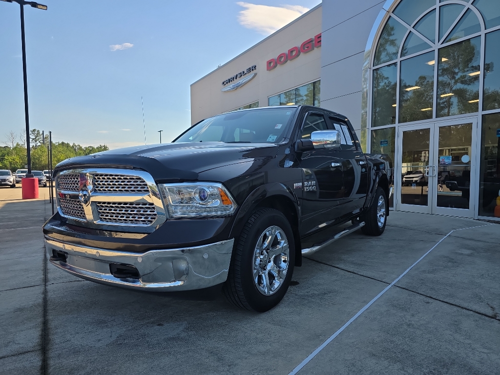 2017 Ram 1500 Laramie photo 3