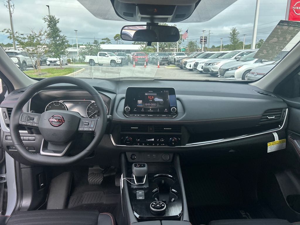 2026 Nissan Rogue SV photo 21