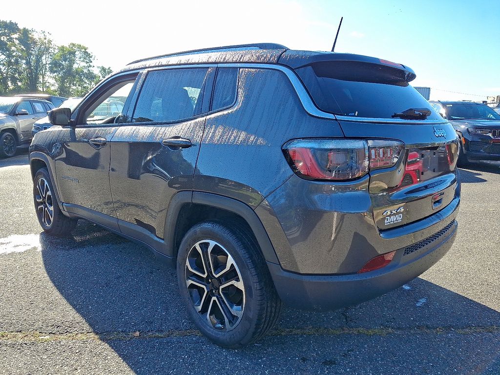 2022 Jeep Compass Limited photo 4