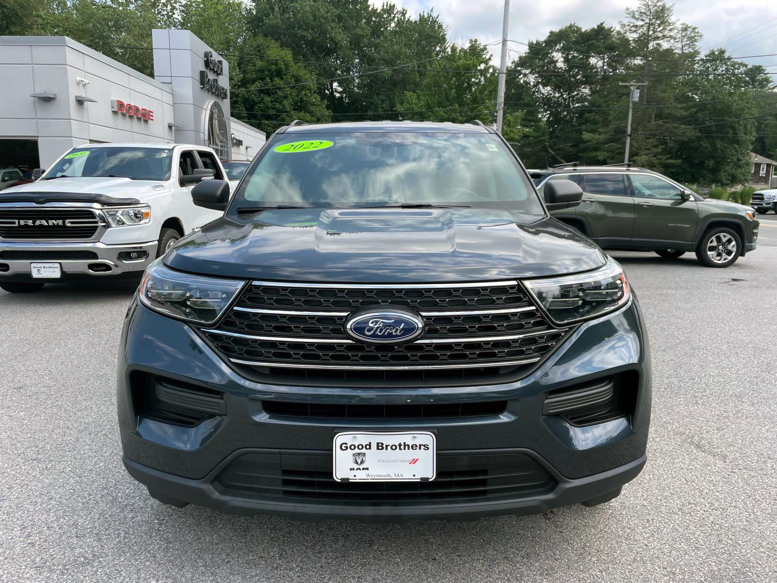 2022 Ford Explorer XLT photo 2