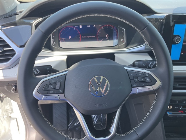 2025 Volkswagen Taos SEL photo 12