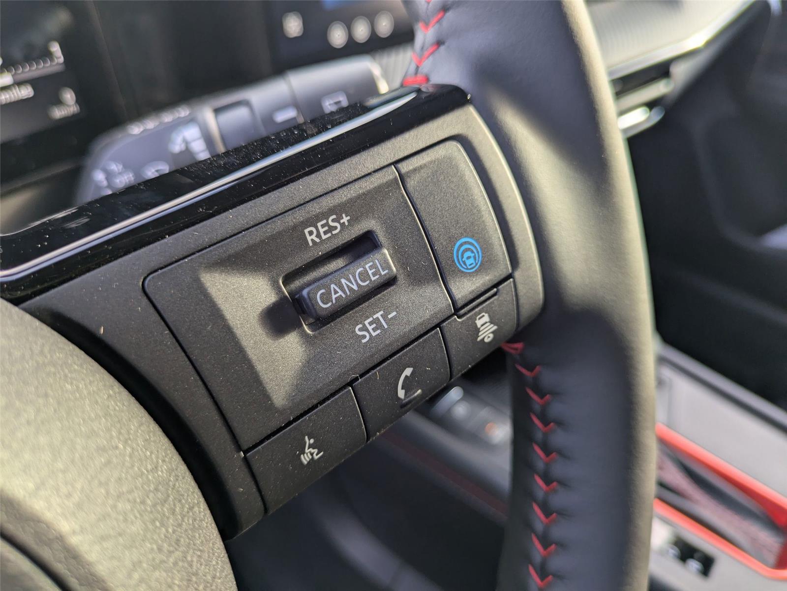 2026 Nissan Kicks SR photo 12