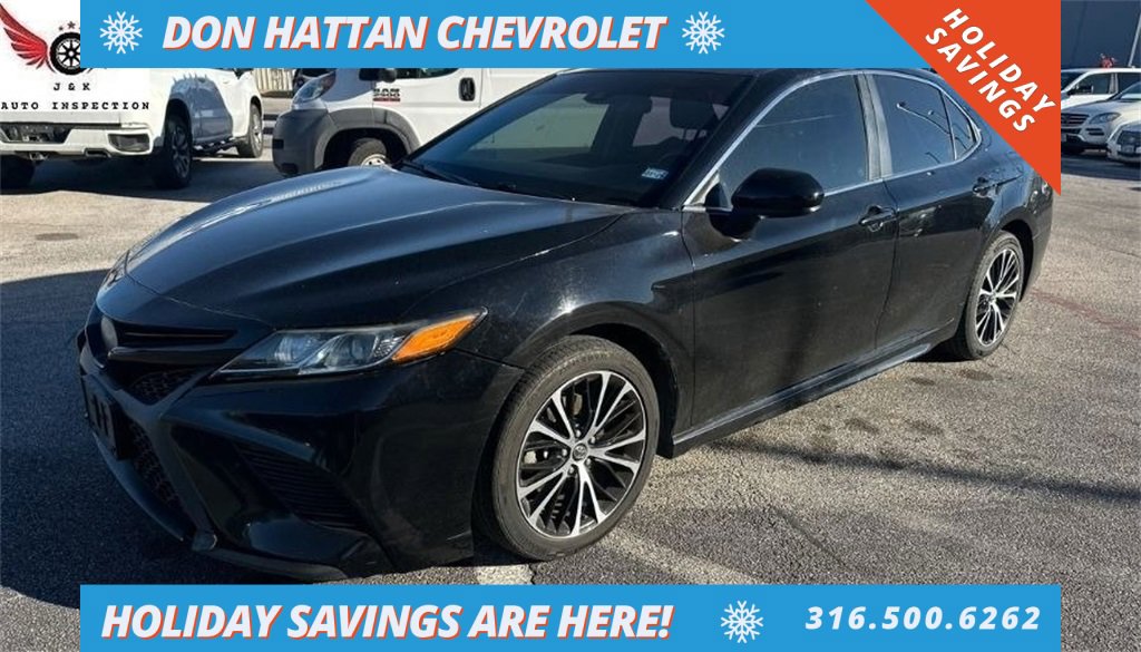 2020 Toyota Camry SE's photo