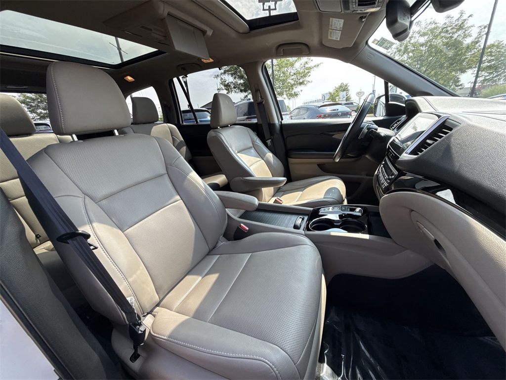 2016 Honda Pilot Elite photo 27