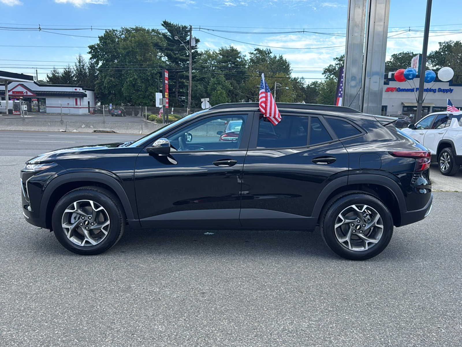 2025 Chevrolet Trax LT photo 5