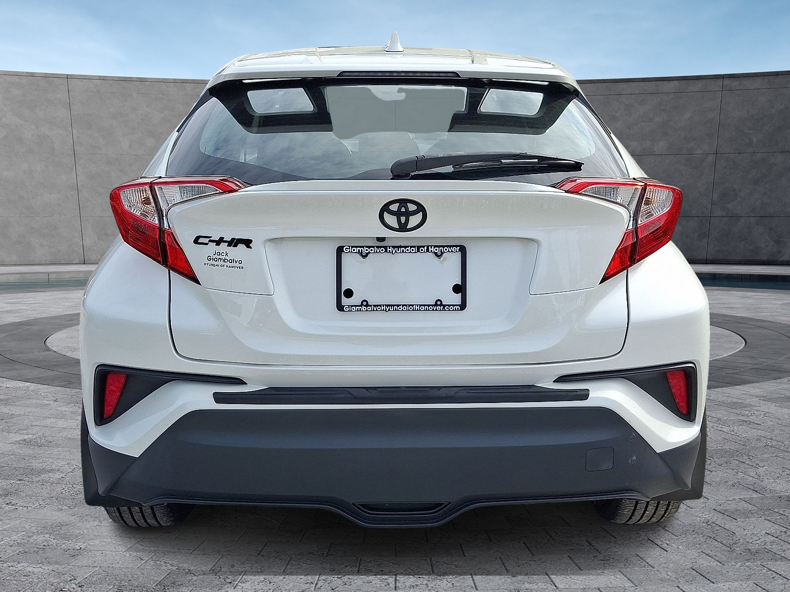 2020 Toyota C-HR XLE photo 9