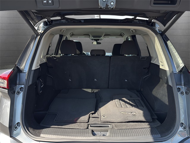 2024 Nissan Rogue SV photo 11