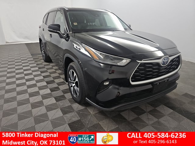 2023 Toyota Highlander XLE's photo