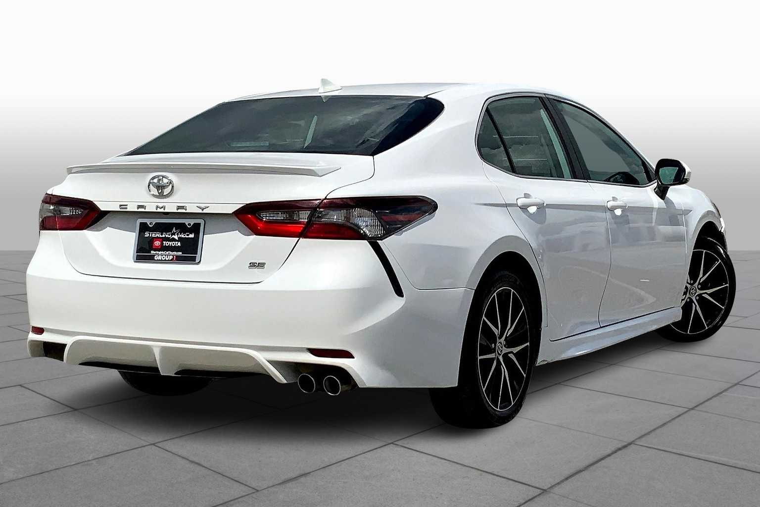 2024 Toyota Camry SE photo 12