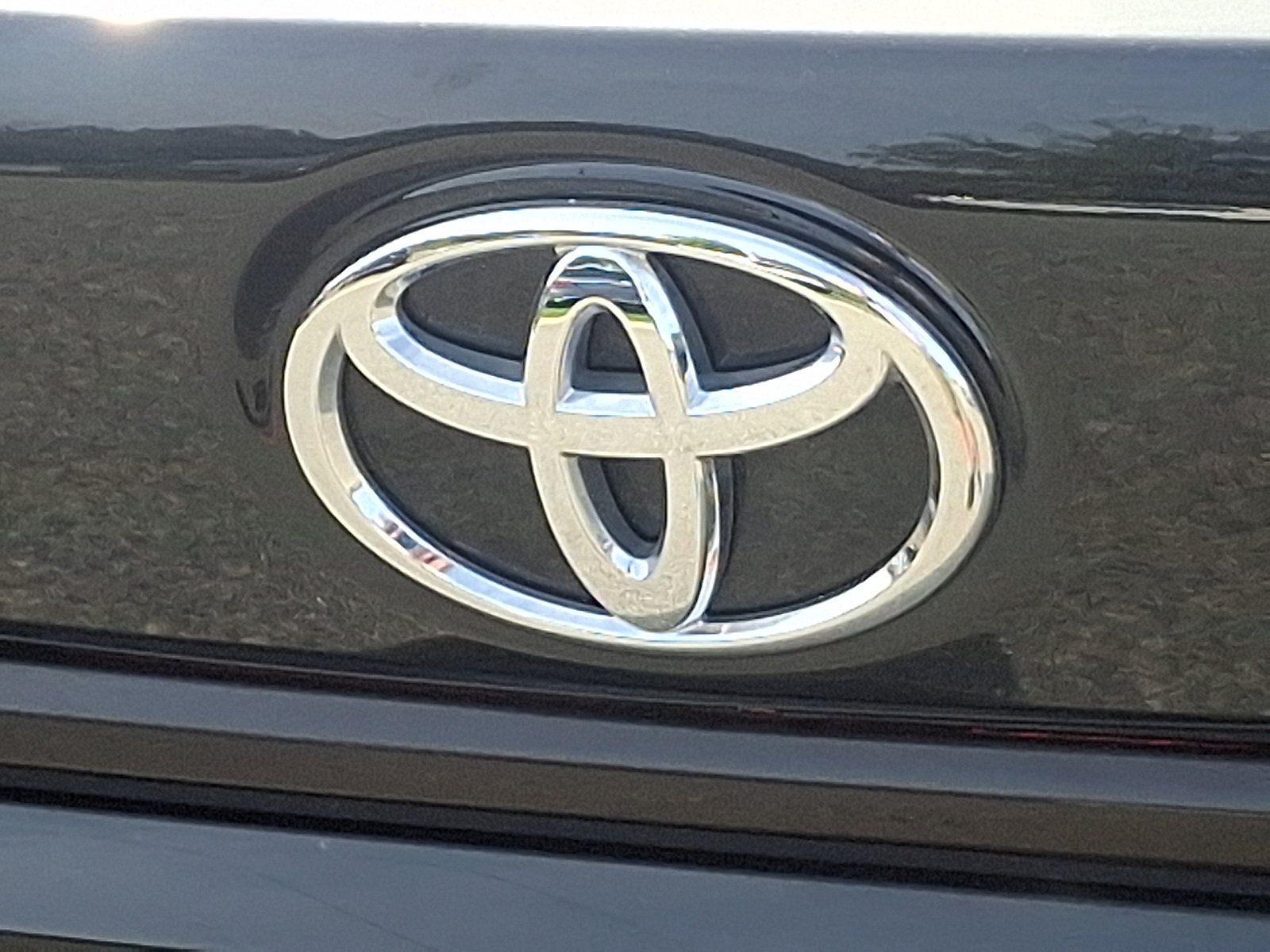 2022 Toyota Corolla LE photo 27