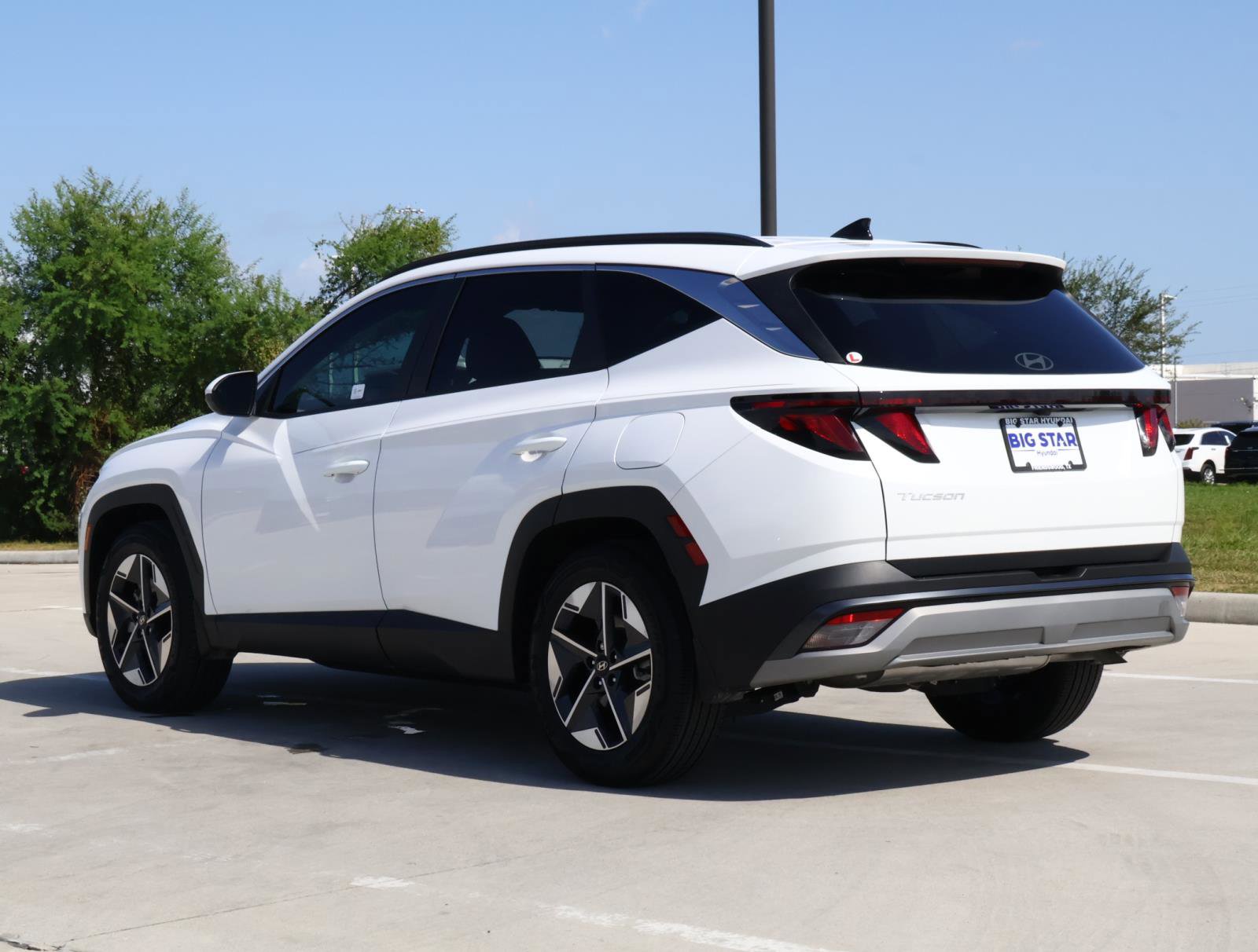 2025 Hyundai Tucson SEL photo 2