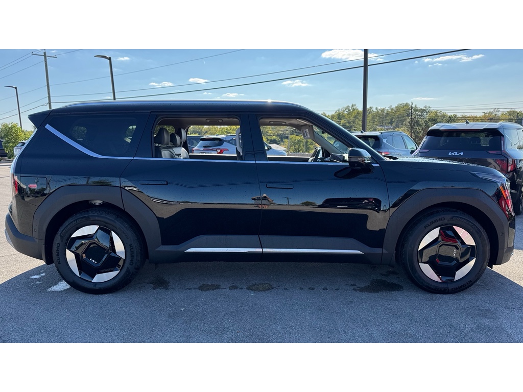 2026 Kia EV9 Wind photo 2