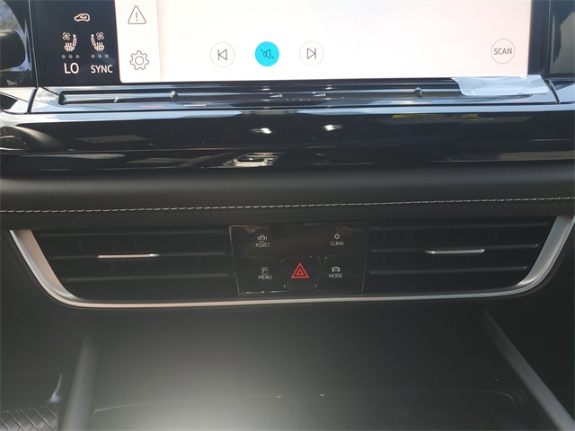 2026 Volkswagen Atlas Cross Sport SE Technology photo 19
