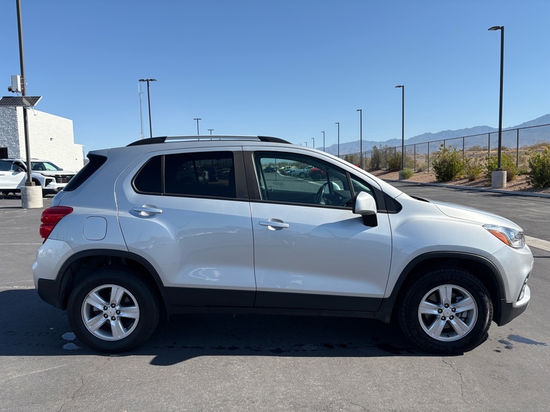 Used 2022 Chevrolet Trax LT with VIN KL7CJPSM3NB539756 for sale in Pahrump, NV