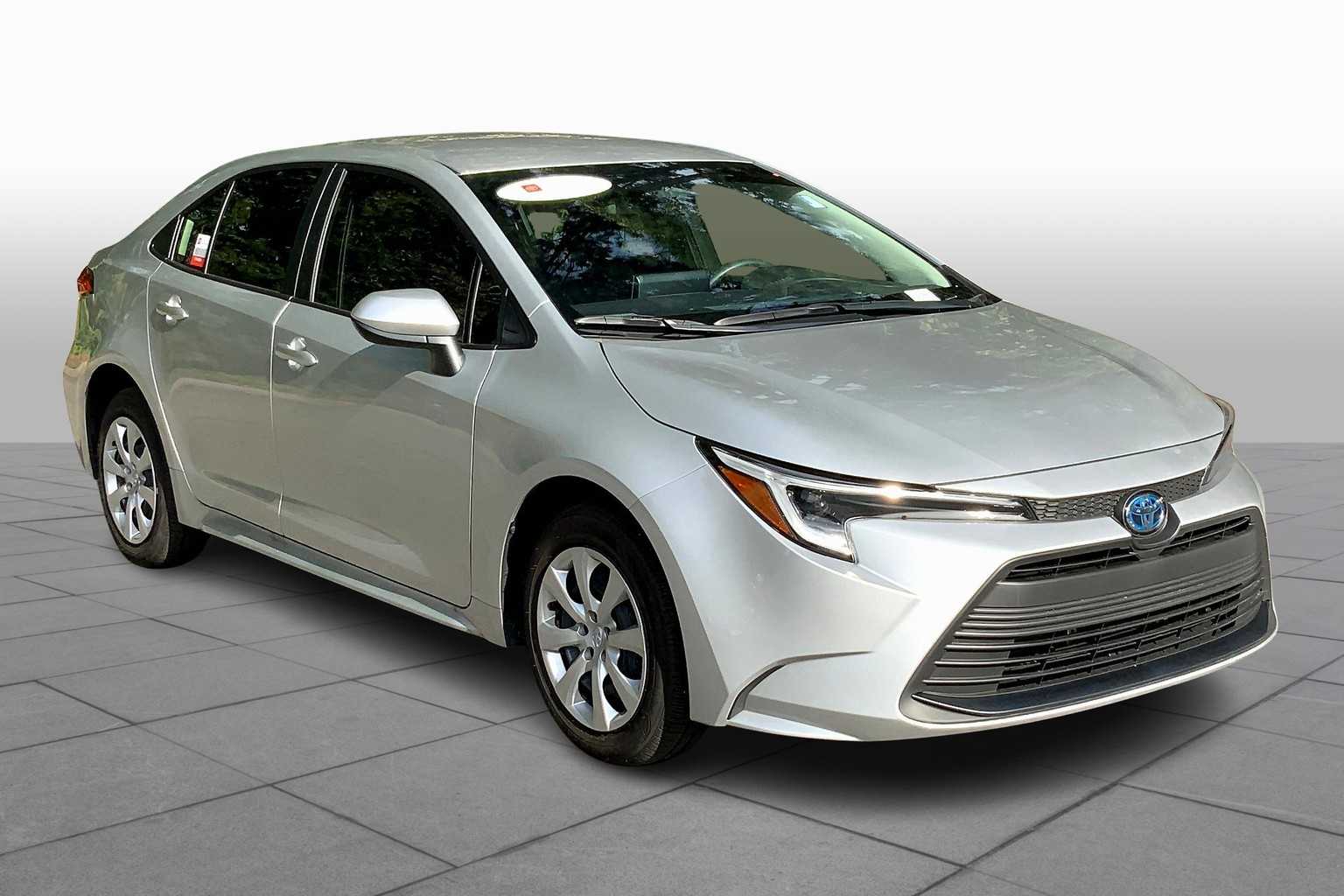 2025 Toyota Corolla Hybrid LE photo 2