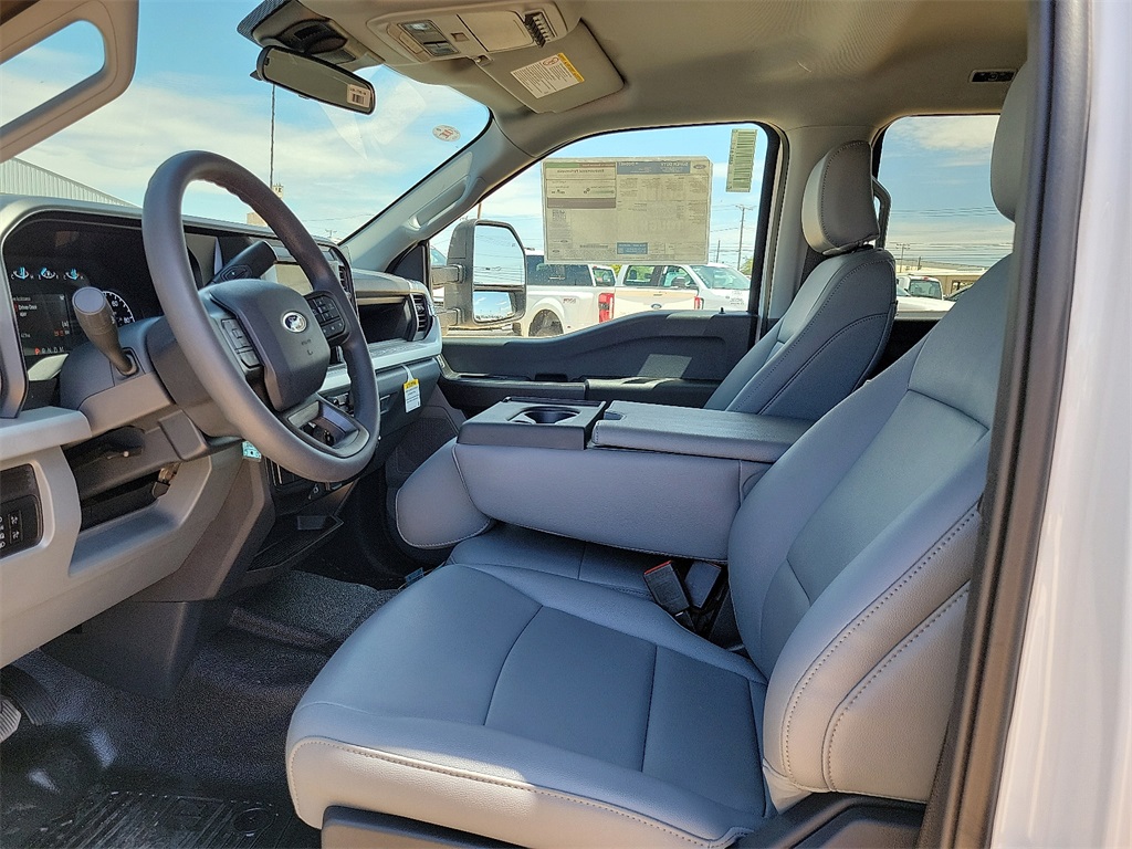 2025 Ford F-350 photo 19