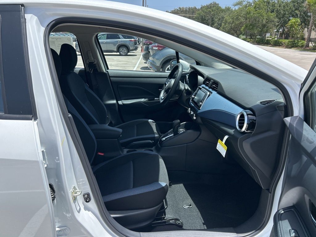 2025 Nissan Versa SV photo 29