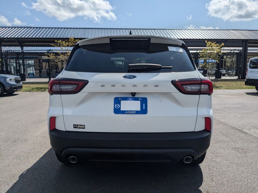 2025 Ford Escape ST-Line photo 5