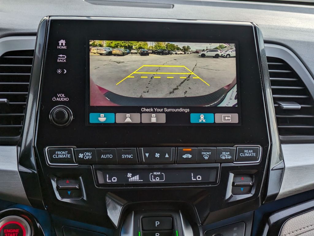 2022 Honda Odyssey Touring photo 16