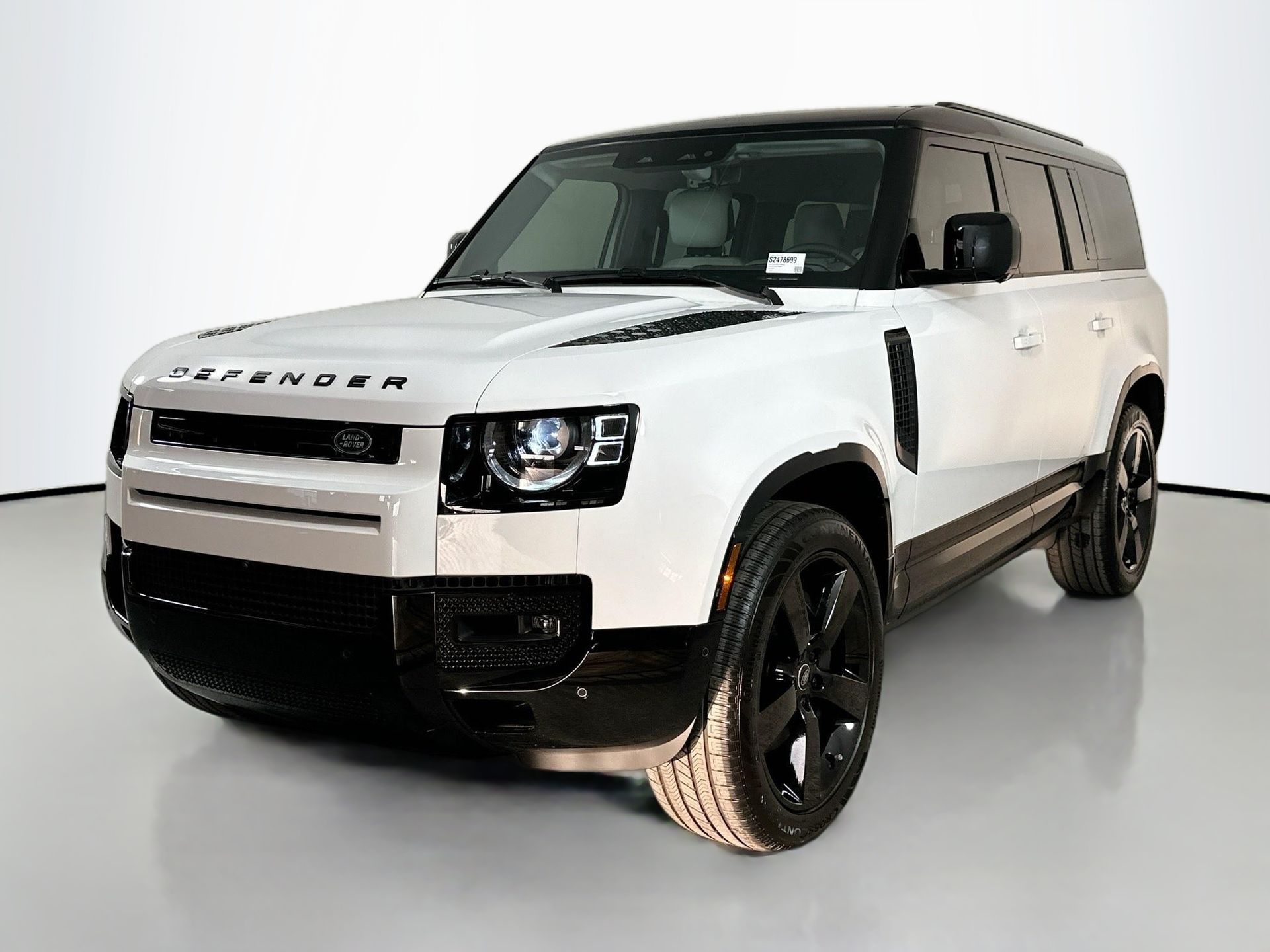 2025 Land Rover Defender X-Dynamic SE's photo