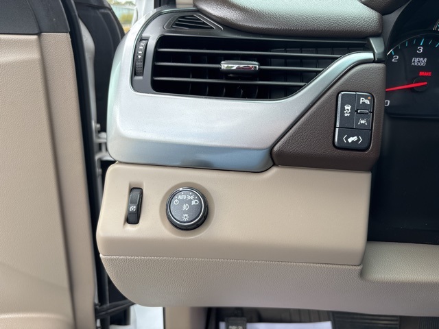 2019 Chevrolet Tahoe LT photo 14