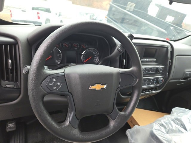 2024 Chevrolet Silverado 5500HD Work Truck photo 4