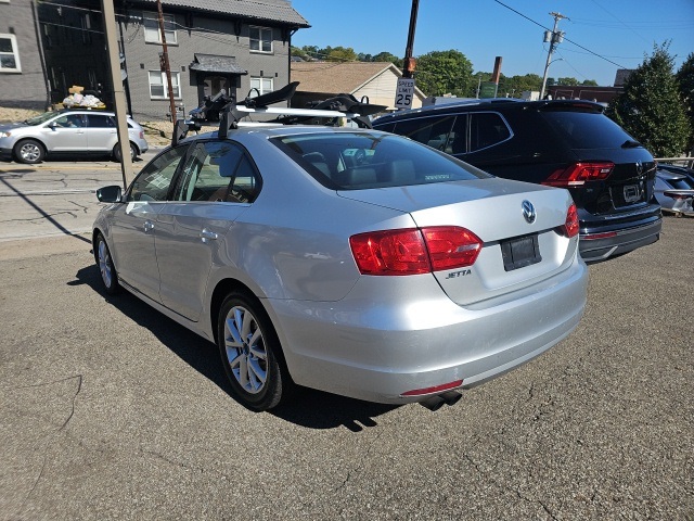 2014 Volkswagen Jetta 1.8T SE photo 3