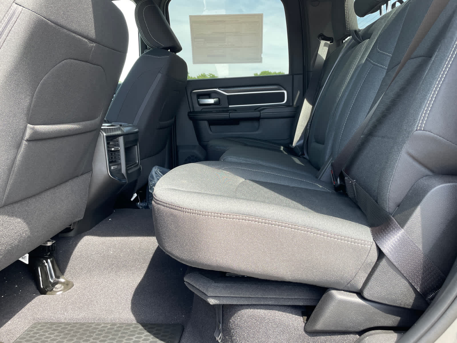2025 Ram 2500 Big Horn photo 11