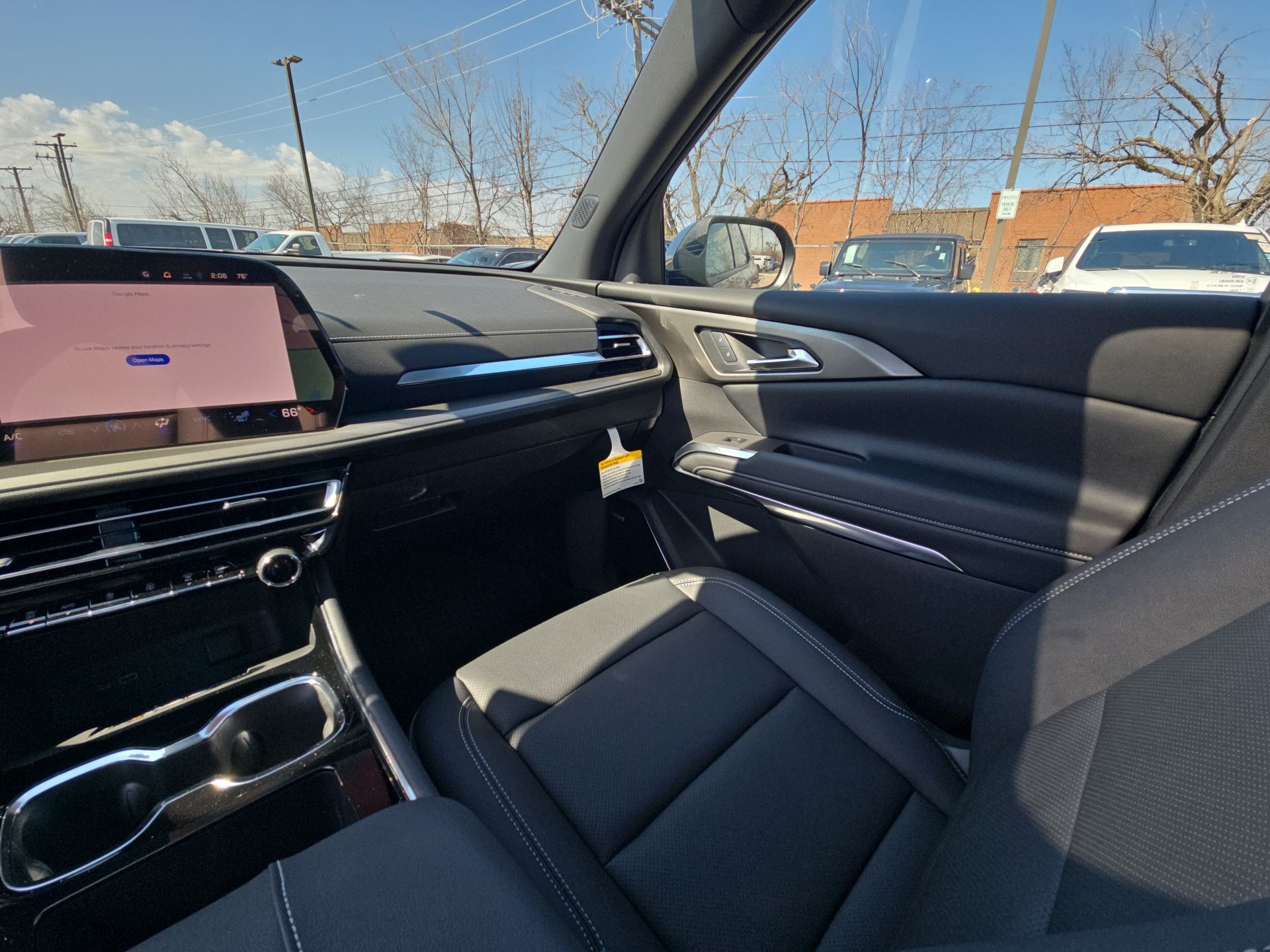 2025 Chevrolet Traverse photo 10
