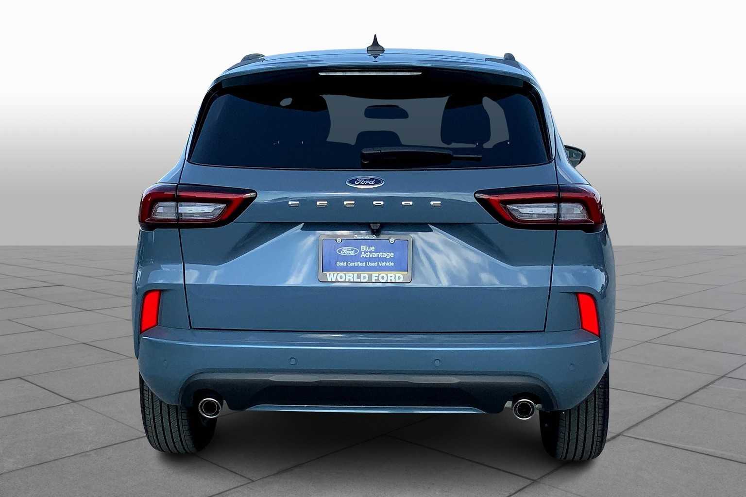 2024 Ford Escape ST-Line photo 3