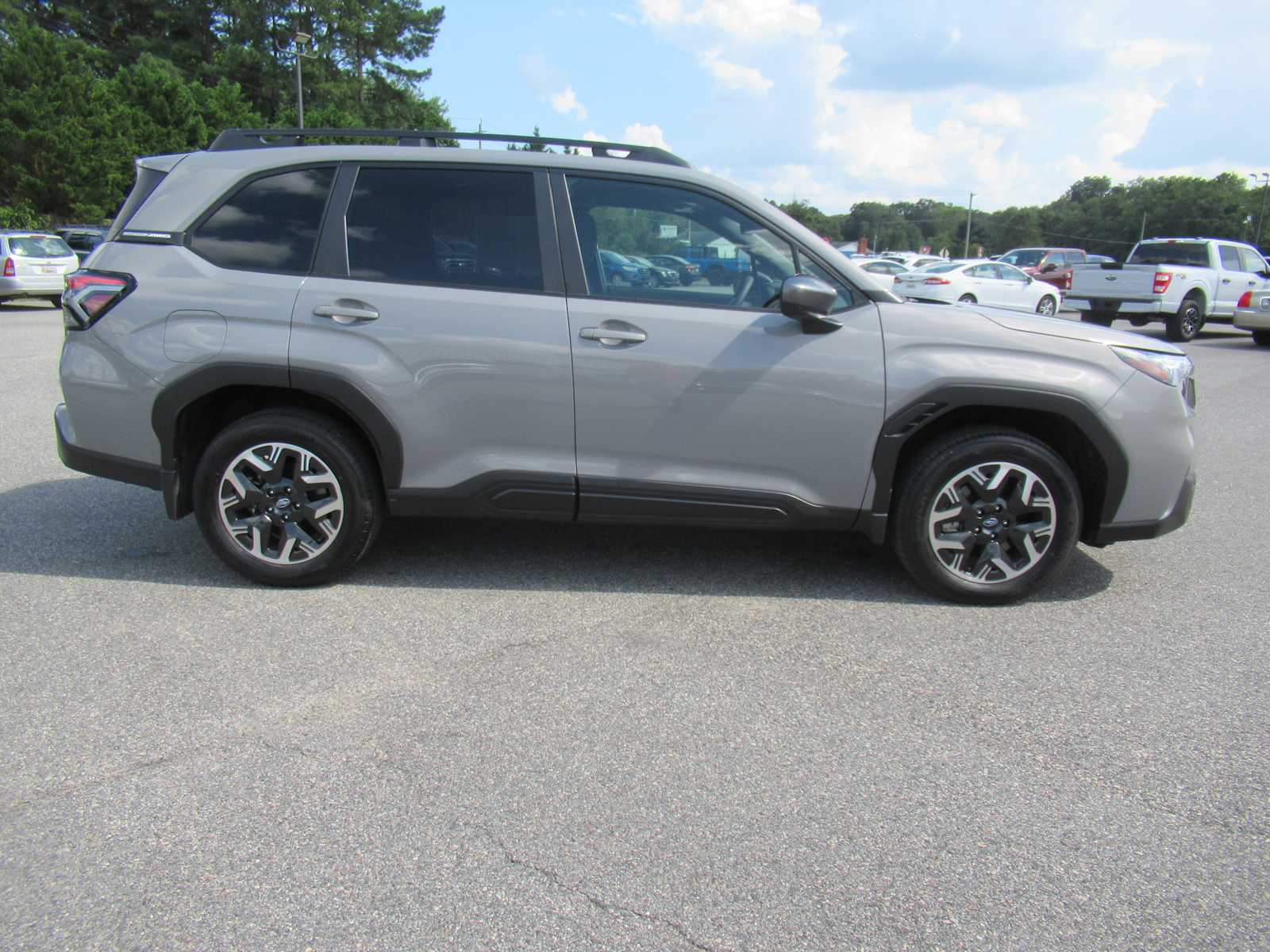 2025 Subaru Forester Premium Base photo 3