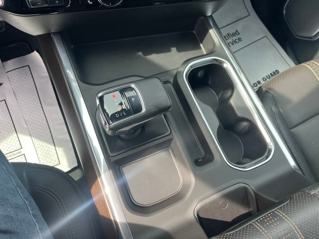 2024 Chevrolet Silverado 1500 High Country photo 16