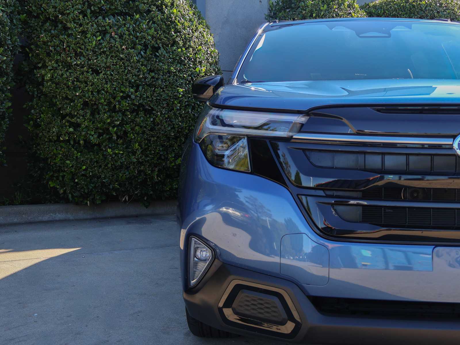 2025 Subaru Forester Touring photo 3