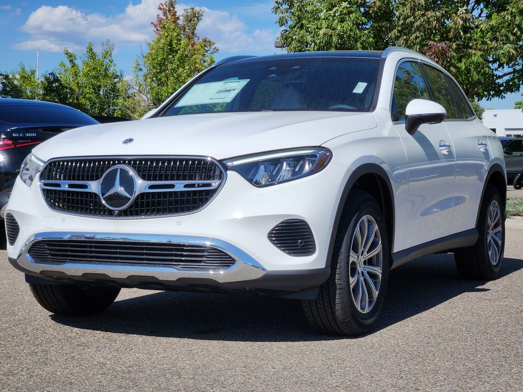 2026 Mercedes Benz GLC 300 4MATIC photo 4