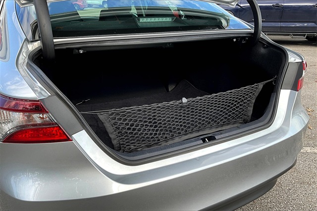 2023 Toyota Camry LE photo 32
