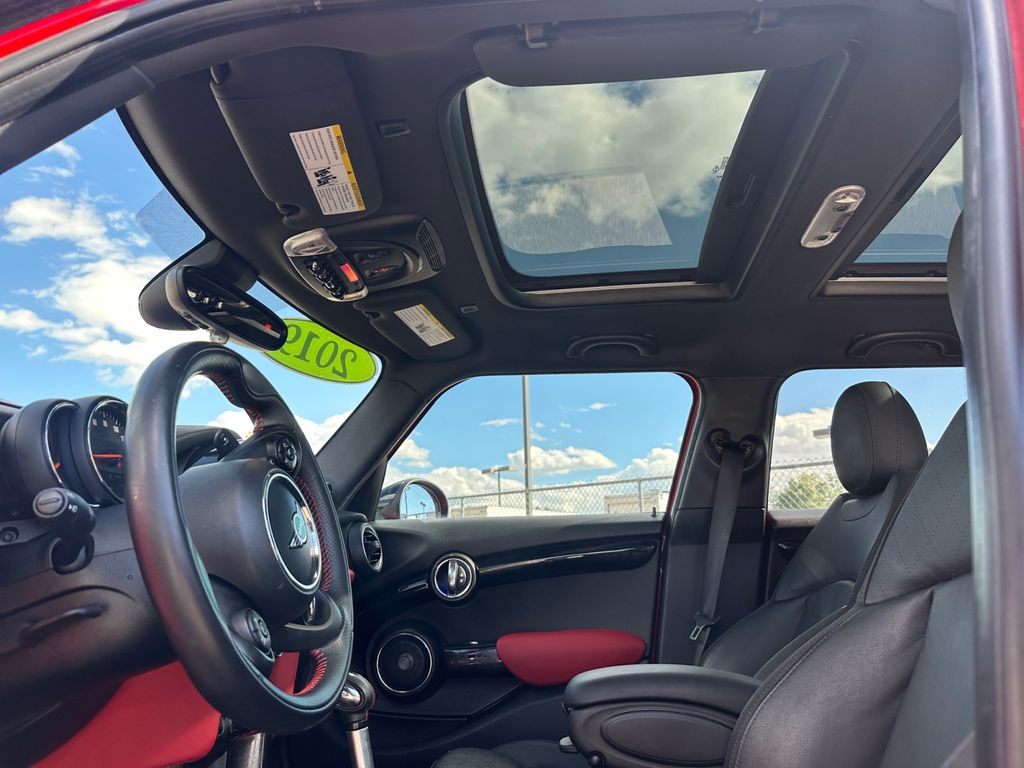 2019 Mini Cooper 4 Door Hardtop Signature photo 24